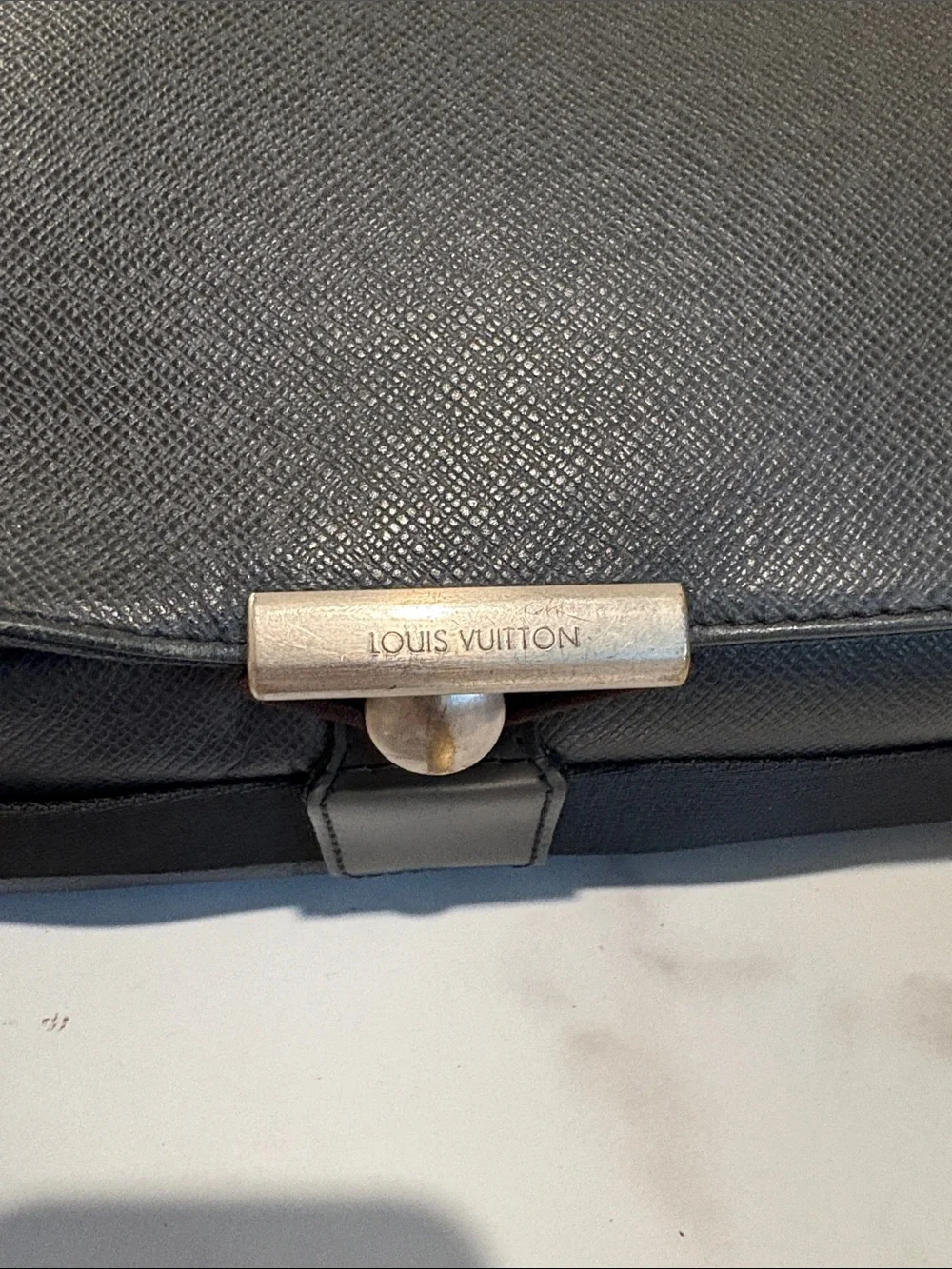 Louis Vuitton Viktor Taiga Leather/Nylon Dark Green LV Shoulder Bag